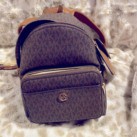 ✨ NWT Michael Kors Monogram Mini Backpack ✨